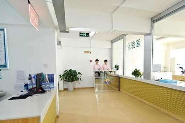 沈阳妇婴医院住院部走廊